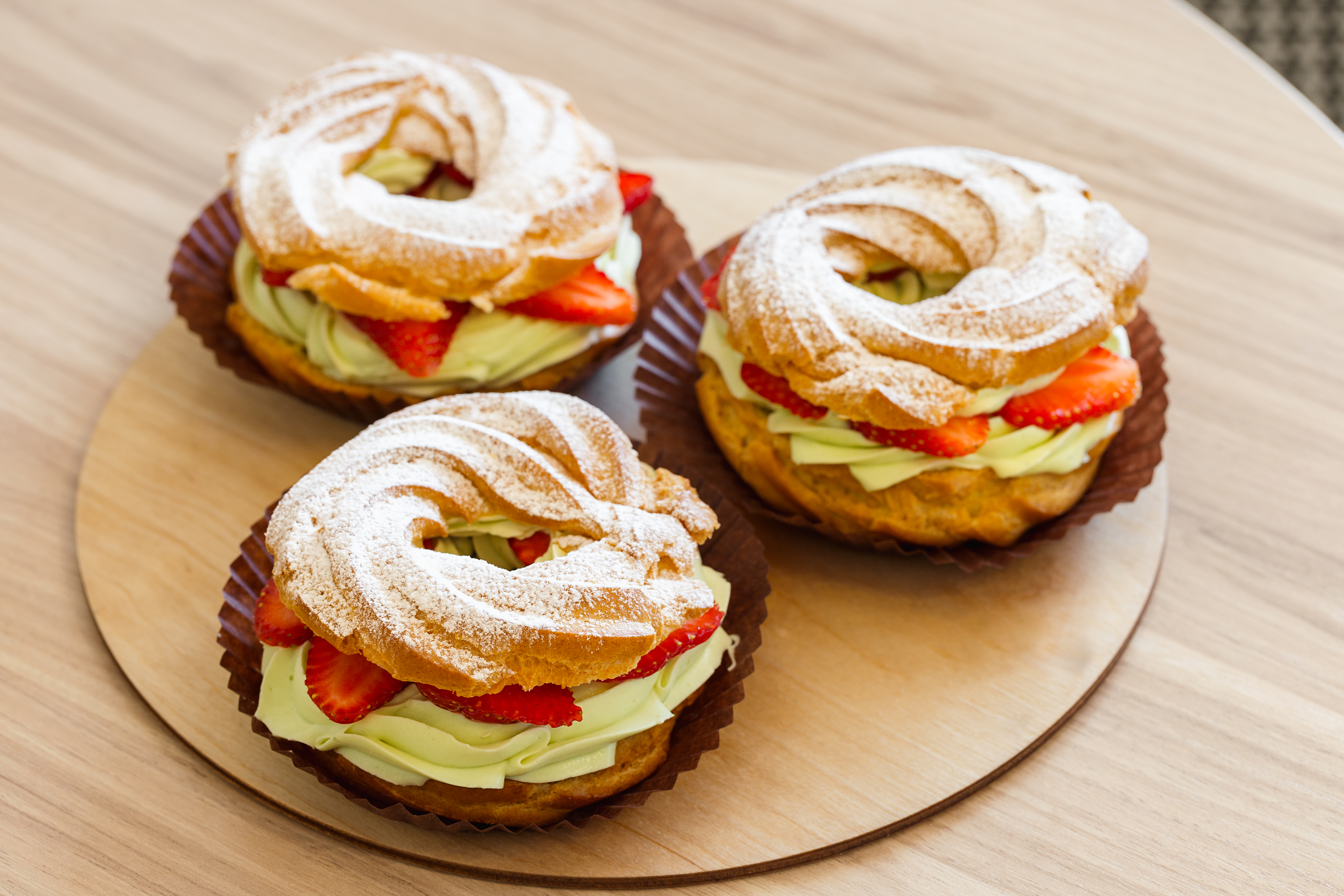 Photo de Paris-Brest à la Crème de Pistache et Fraises