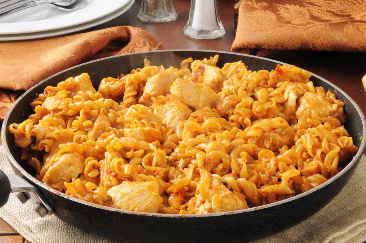 Photo de Poulet aux pâtes à la sauce tomate