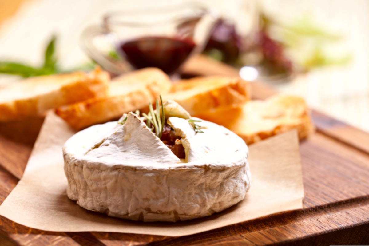 Photo de Camembert rôti au miel et aux noix