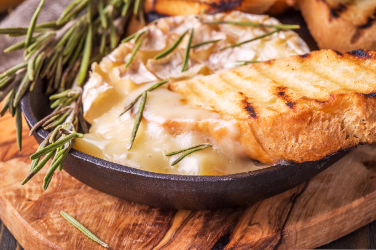 Photo de Camembert rôti au romarin