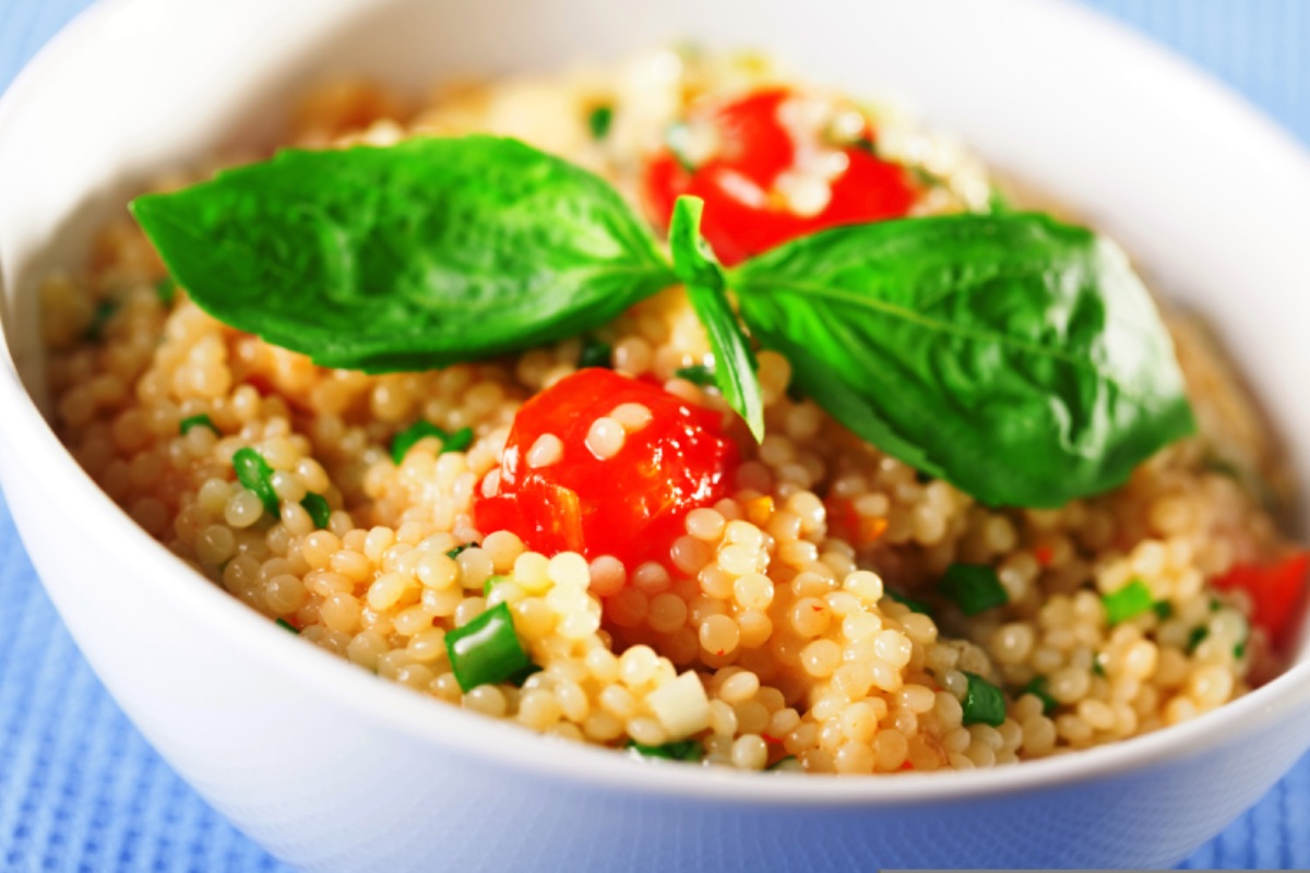Photo de Salade de Couscous Perlé aux Tomates Cerises et Basilic