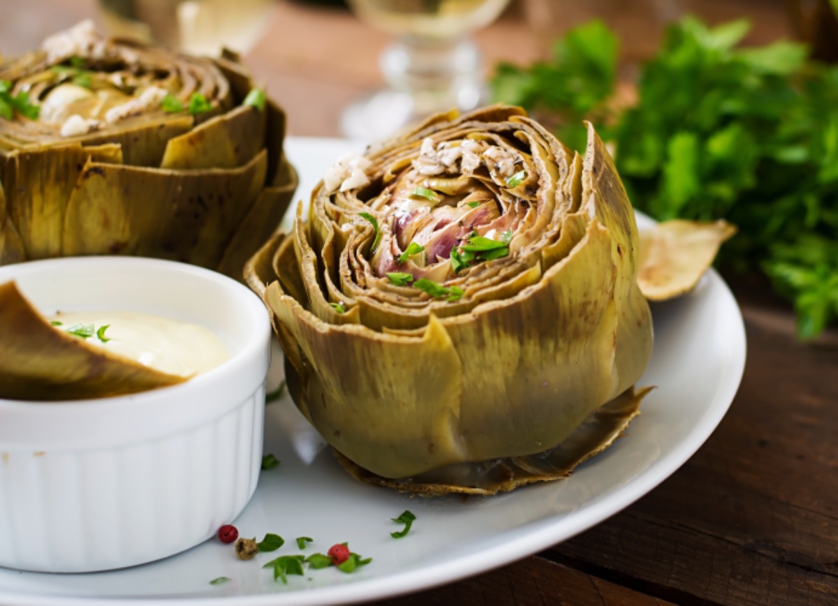 Photo de Artichauts cuits à la vapeur avec sauce aïoli