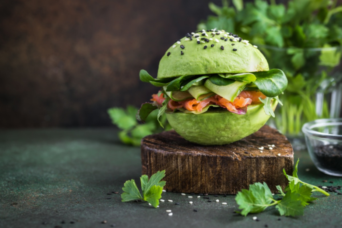 Photo de Burger à l'avocat et saumon fumé