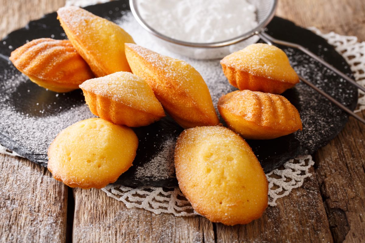 Photo de Madeleines moelleuses et dorées