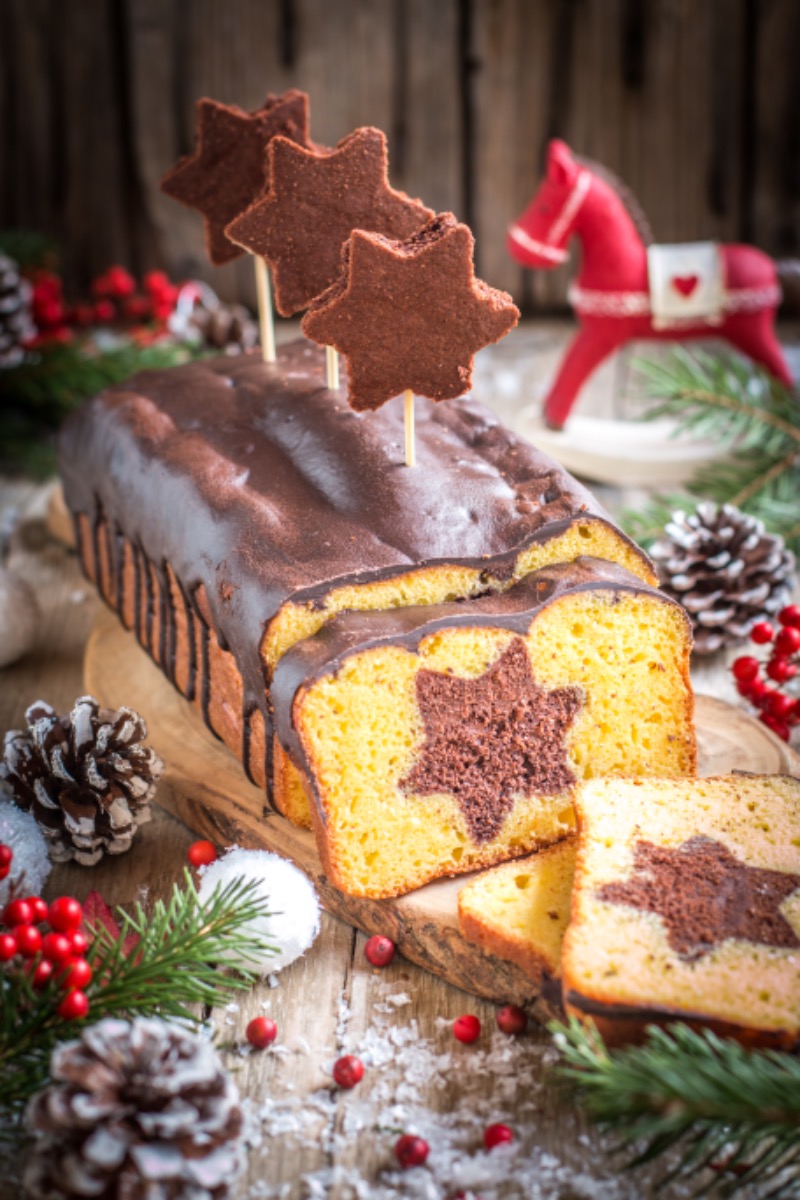 Photo de Cake marbré étoilé au chocolat spécial Noël